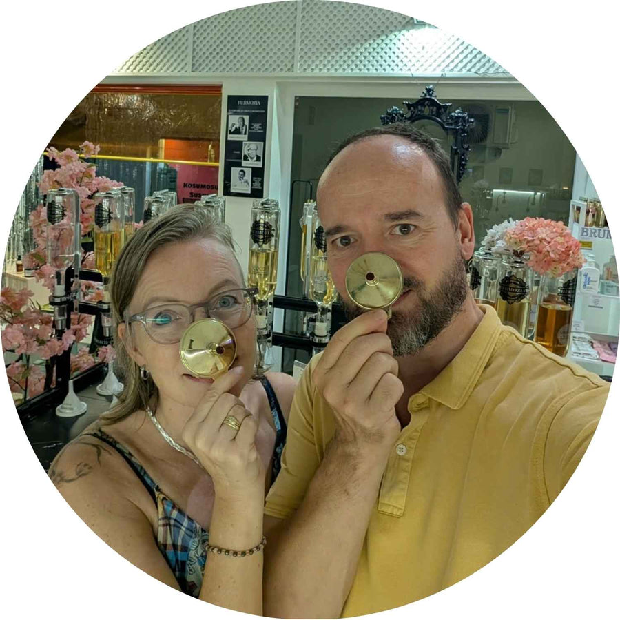 Meet the people behind the perfume mix bar